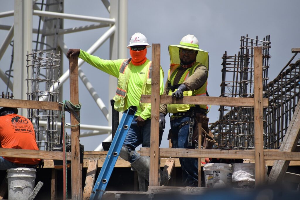 construction, workers, scaffolding-6475766.jpg